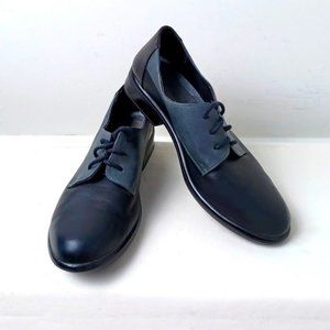 Naot Black and Gray Leather Flats